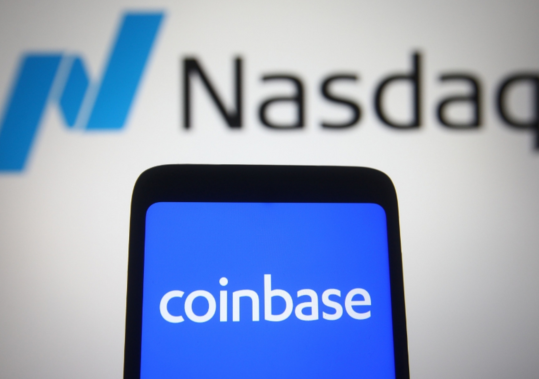 关于Coinbase上扬势惊人，一夜飙升494%，加密市场沸腾的信息